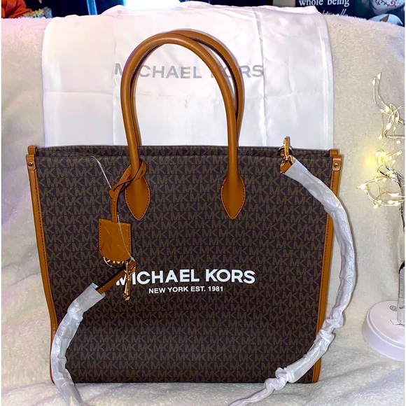 MICHAEL Michael Kors Handbags - FLASH SALE🥳🥳❤️🔥MICHAEL KORS MIRELLA LARGE TOTE IN BROWN ❤️🥳🔥😊